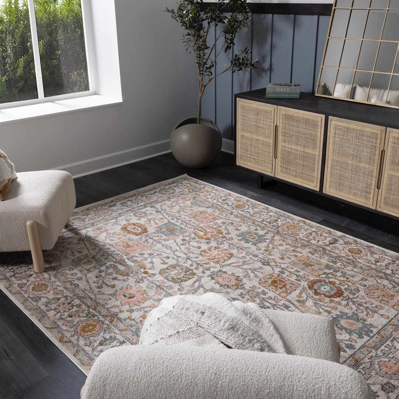 Herstmonceux Traditional Area Rug | Machine Woven Rug