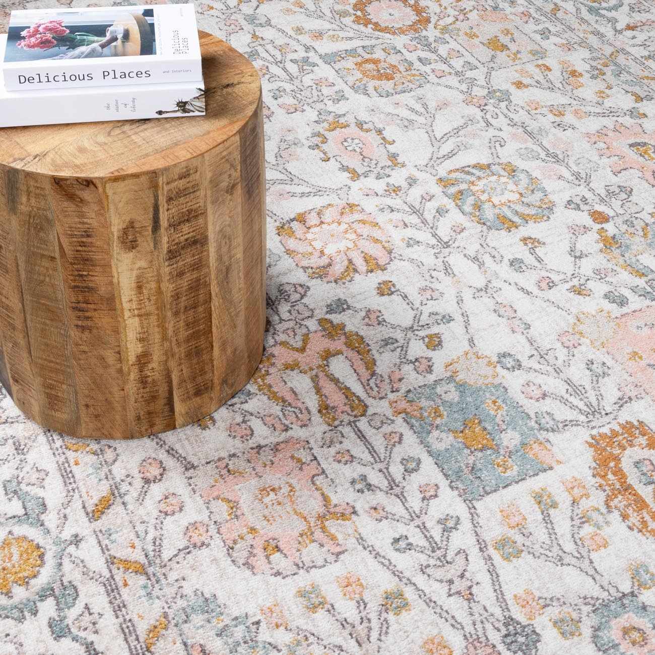 Herstmonceux Traditional Area Rug | Machine Woven Rug