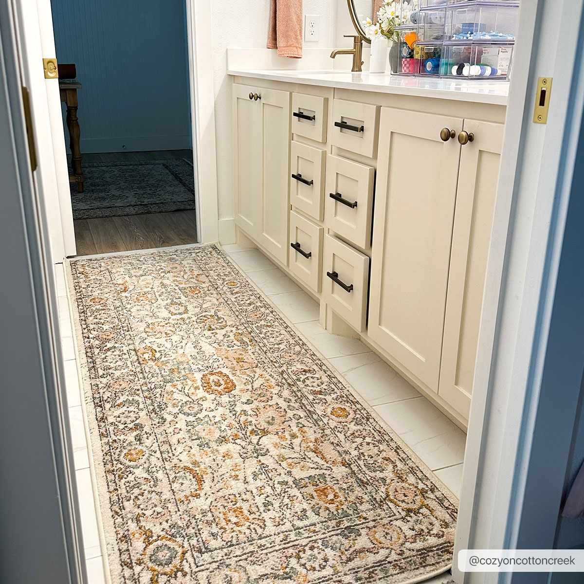 Herstmonceux Traditional Area Rug | Machine Woven Rug