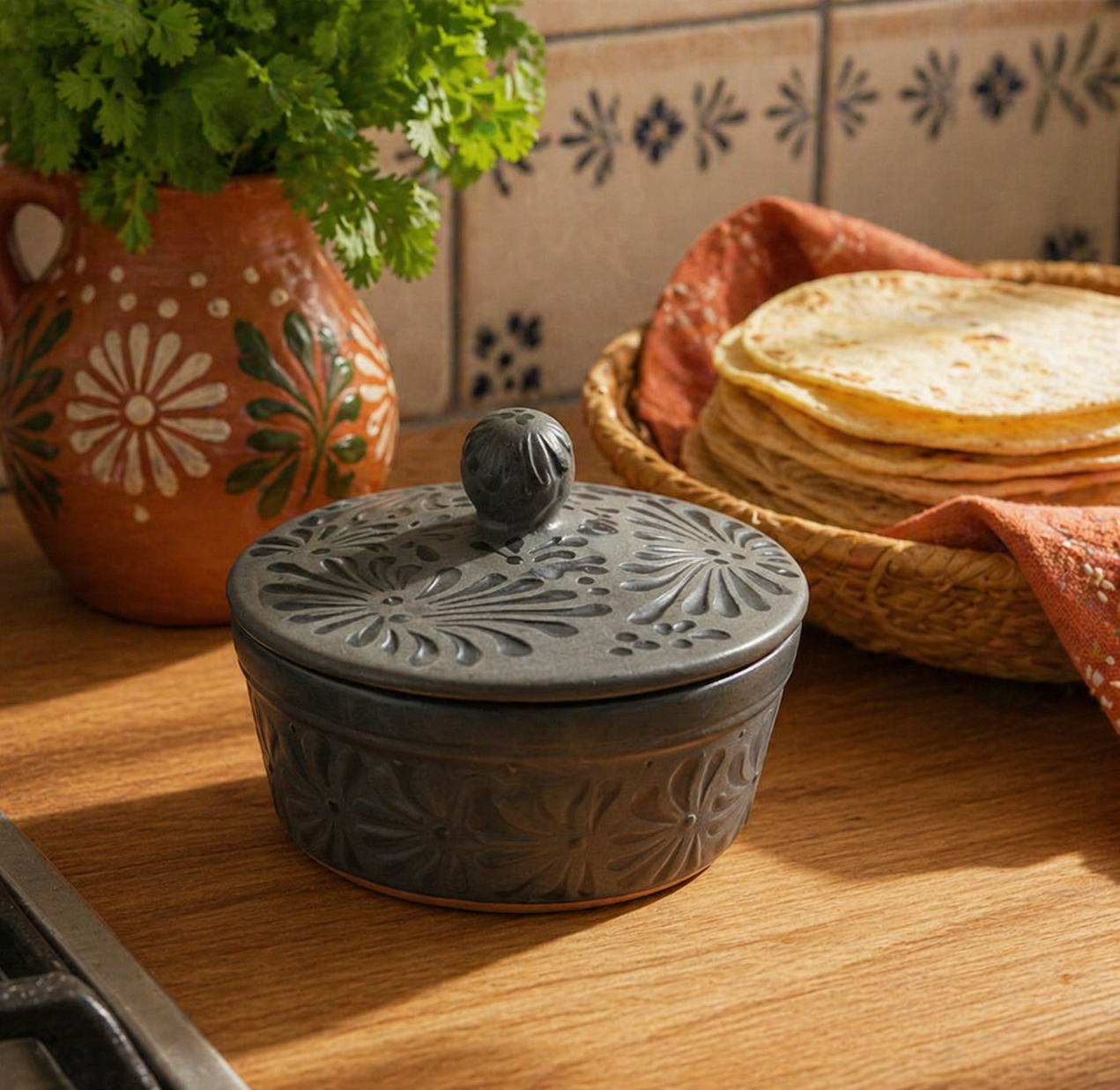 Talavera Black Tortilla Warmer with Lid –Lead Free